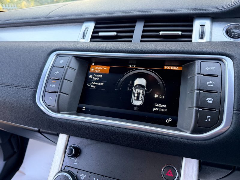 Land Rover Range Rover Evoque 2.0 TD4 SE 4WD Euro 6 (s/s) 5dr 2015 — photo 57 of 74