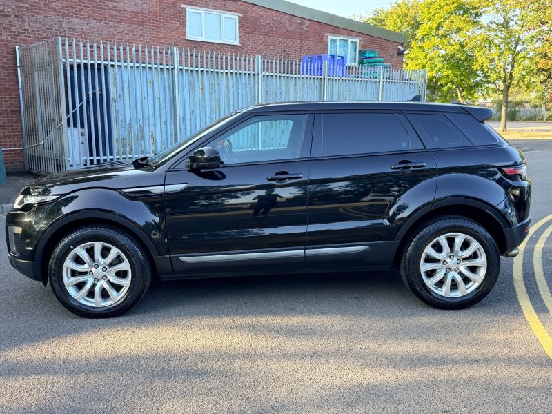 Land Rover Range Rover Evoque 2.0 TD4 SE 4WD Euro 6 (s/s) 5dr 2015 — photo 3 of 74