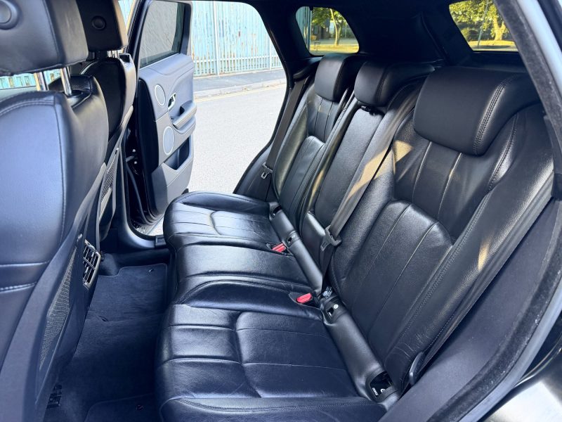 Land Rover Range Rover Evoque 2.0 TD4 SE 4WD Euro 6 (s/s) 5dr 2015 — photo 42 of 74