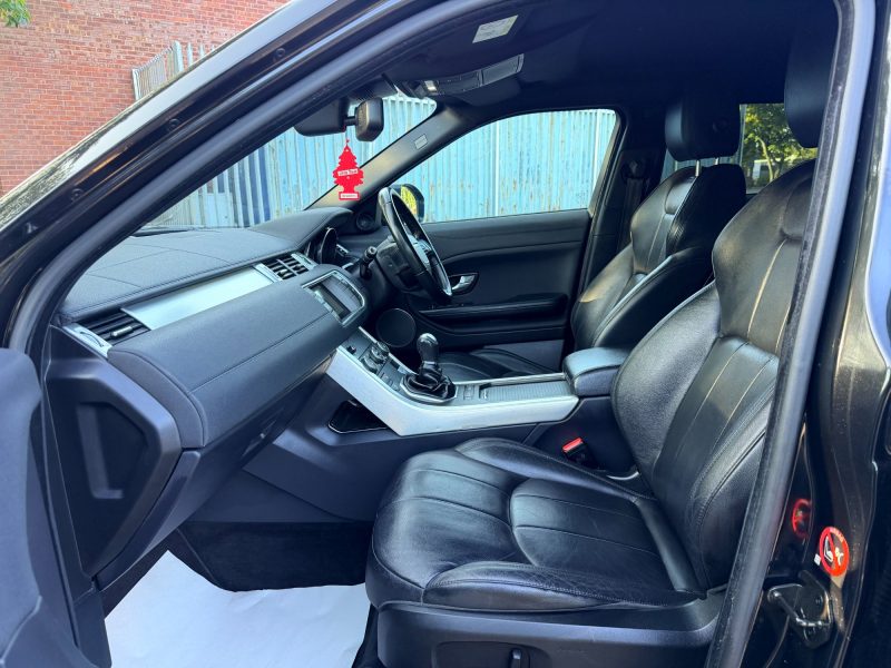 Land Rover Range Rover Evoque 2.0 TD4 SE 4WD Euro 6 (s/s) 5dr 2015 — photo 37 of 74
