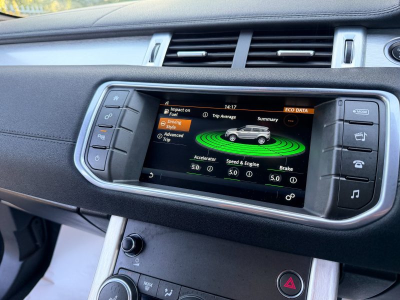 Land Rover Range Rover Evoque 2.0 TD4 SE 4WD Euro 6 (s/s) 5dr 2015 — photo 58 of 74