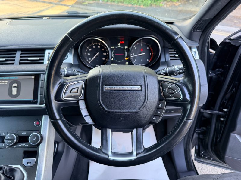Land Rover Range Rover Evoque 2.0 TD4 SE 4WD Euro 6 (s/s) 5dr 2015 — photo 18 of 74