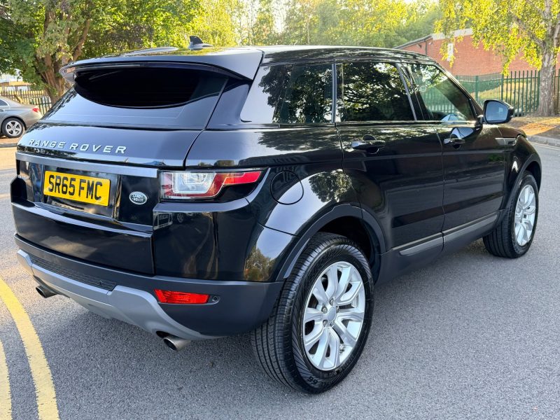 Land Rover Range Rover Evoque 2.0 TD4 SE 4WD Euro 6 (s/s) 5dr 2015 — photo 9 of 74