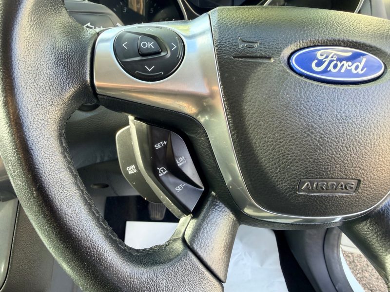 Ford Focus 1.0 125 EcoBoost Titanium 5dr 2013 — photo 19 of 69