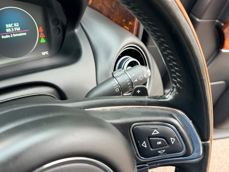 Jaguar XJ 3.0d V6 Autobiography 4dr Auto [LWB] 2016 — photo 45 of 108