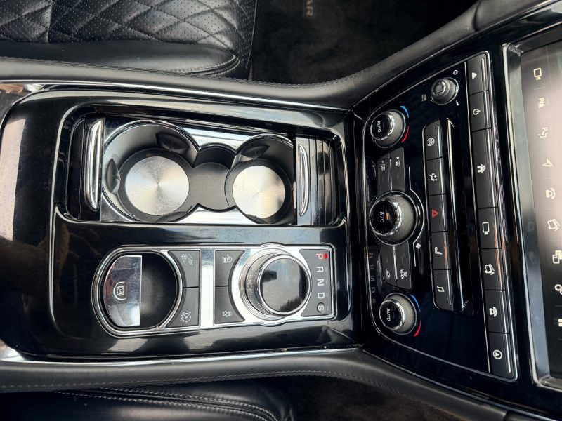 Jaguar XJ 3.0d V6 Autobiography 4dr Auto [LWB] 2016 — photo 37 of 108