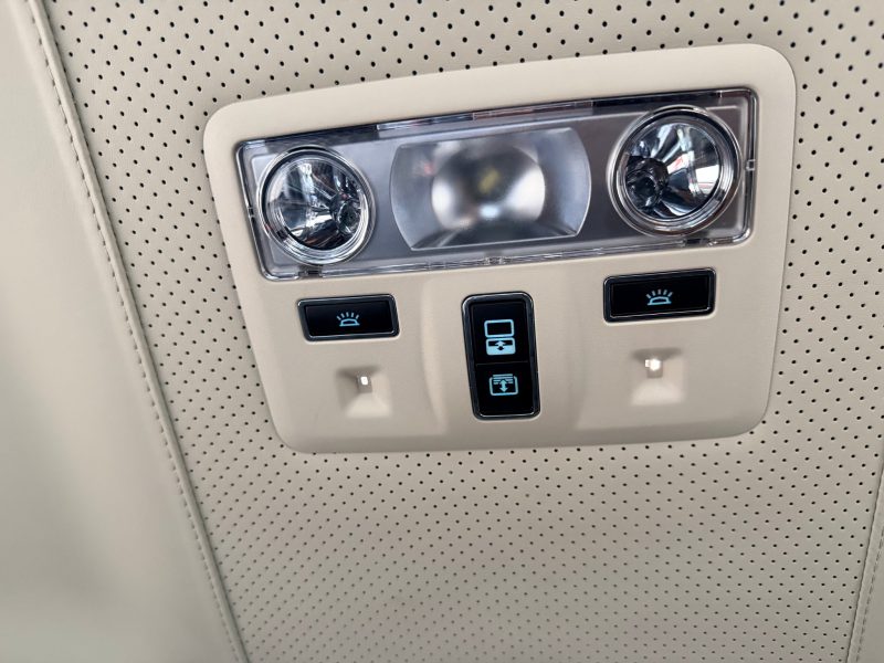 Jaguar XJ 3.0d V6 Autobiography 4dr Auto [LWB] 2016 — photo 86 of 108
