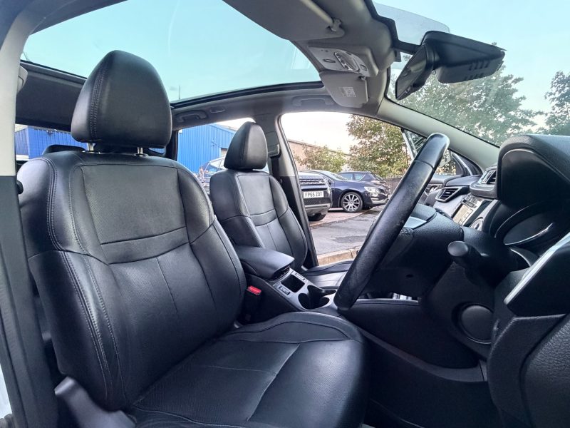 Nissan Qashqai 1.2 DiG-T Tekna [Non-Panoramic] 5dr 2017 — photo 19 of 91