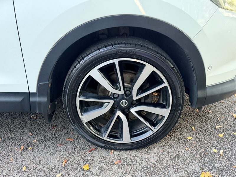 Nissan Qashqai 1.2 DiG-T Tekna [Non-Panoramic] 5dr 2017 — photo 9 of 91