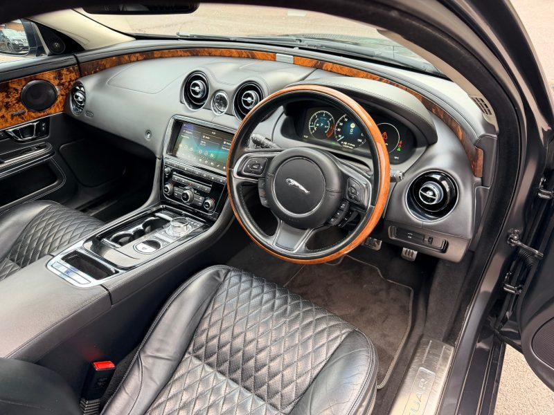 Jaguar XJ 3.0d V6 Autobiography 4dr Auto [LWB] 2016 — photo 27 of 108