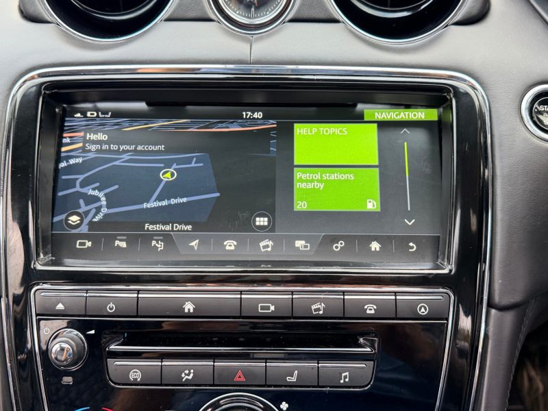 Jaguar XJ 3.0d V6 Autobiography 4dr Auto [LWB] 2016 — photo 94 of 108