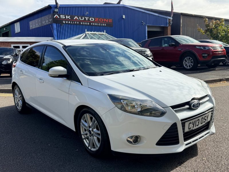 Ford Focus 1.0 125 EcoBoost Titanium 5dr 2013 — photo 7 of 69