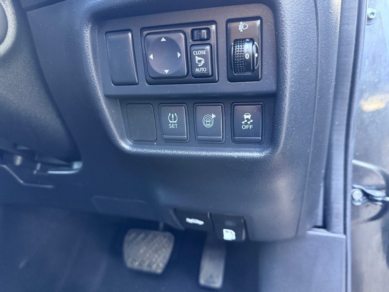 Nissan UKE 1.6 Tekna 5dr Xtronic [Bose] 2018 — photo 32 of 54