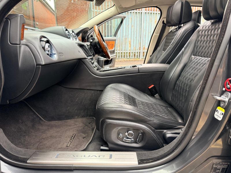 Jaguar XJ 3.0d V6 Autobiography 4dr Auto [LWB] 2016 — photo 76 of 108