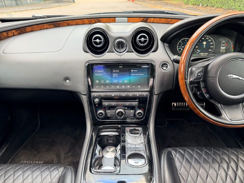 Jaguar XJ 3.0d V6 Autobiography 4dr Auto [LWB] 2016 — photo 25 of 108