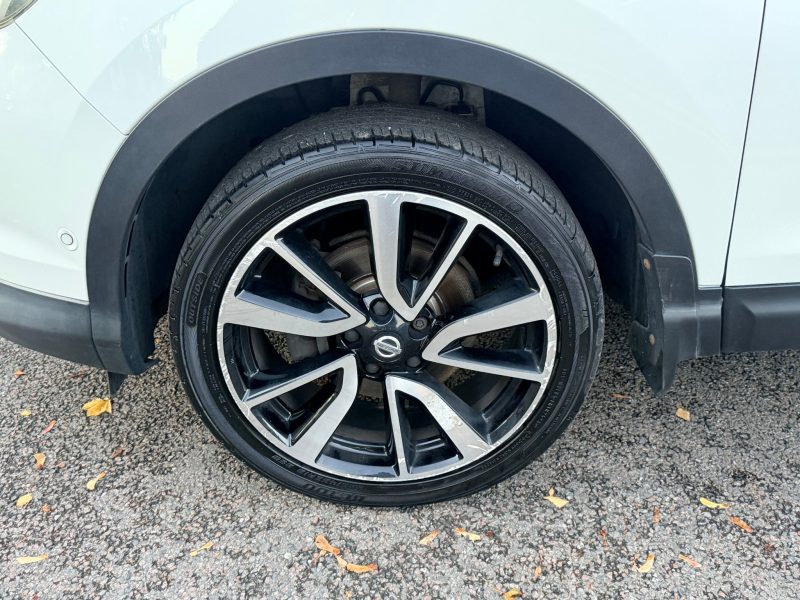 Nissan Qashqai 1.2 DiG-T Tekna [Non-Panoramic] 5dr 2017 — photo 12 of 91