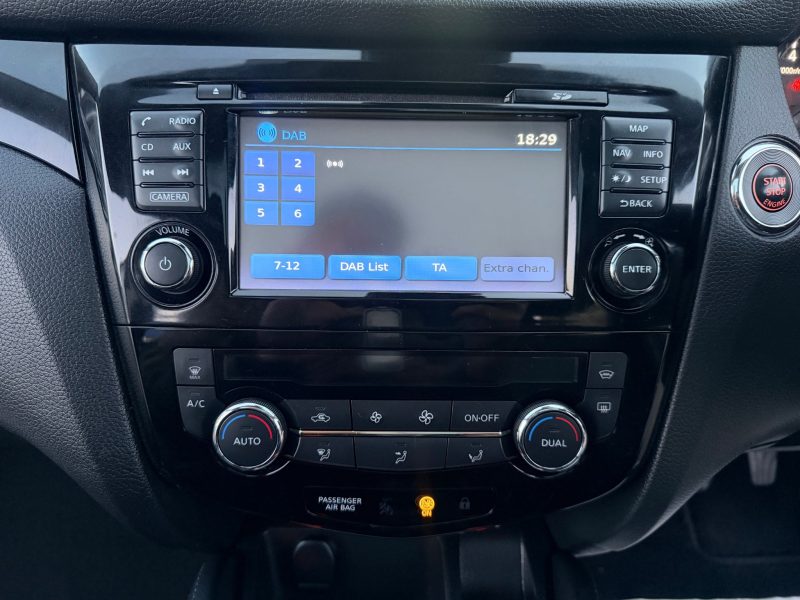 Nissan Qashqai 1.2 DiG-T Tekna [Non-Panoramic] 5dr 2017 — photo 32 of 91