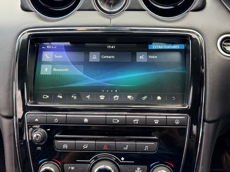 Jaguar XJ 3.0d V6 Autobiography 4dr Auto [LWB] 2016 — photo 101 of 108