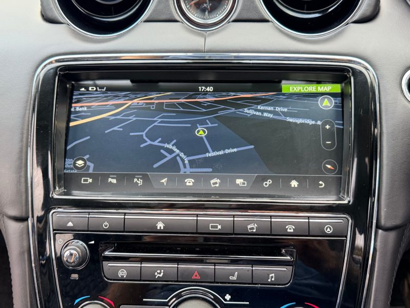 Jaguar XJ 3.0d V6 Autobiography 4dr Auto [LWB] 2016 — photo 95 of 108