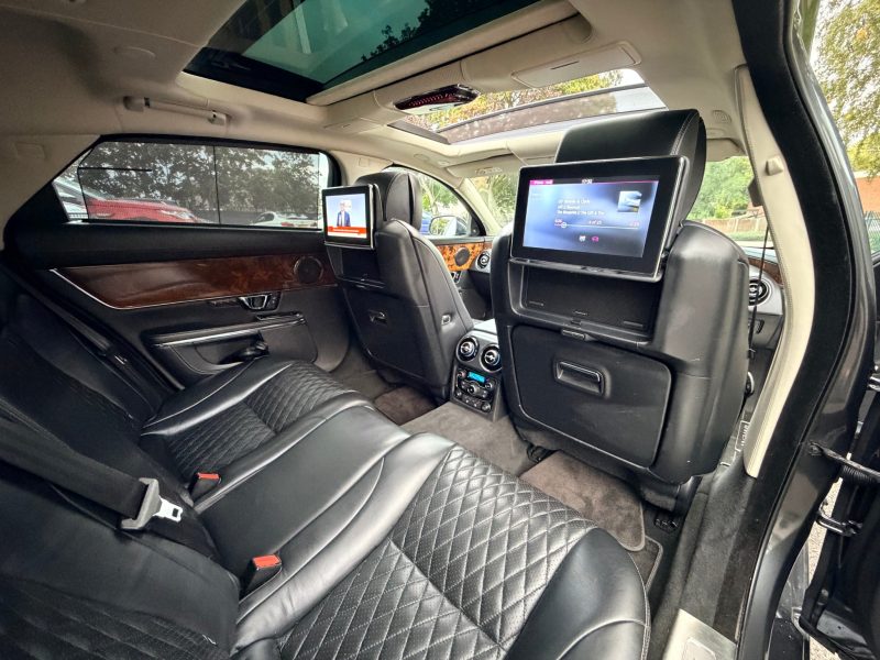 Jaguar XJ 3.0d V6 Autobiography 4dr Auto [LWB] 2016 — photo 48 of 108