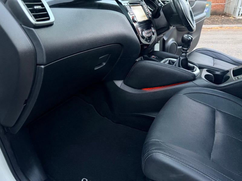 Nissan Qashqai 1.2 DiG-T Tekna [Non-Panoramic] 5dr 2017 — photo 57 of 91