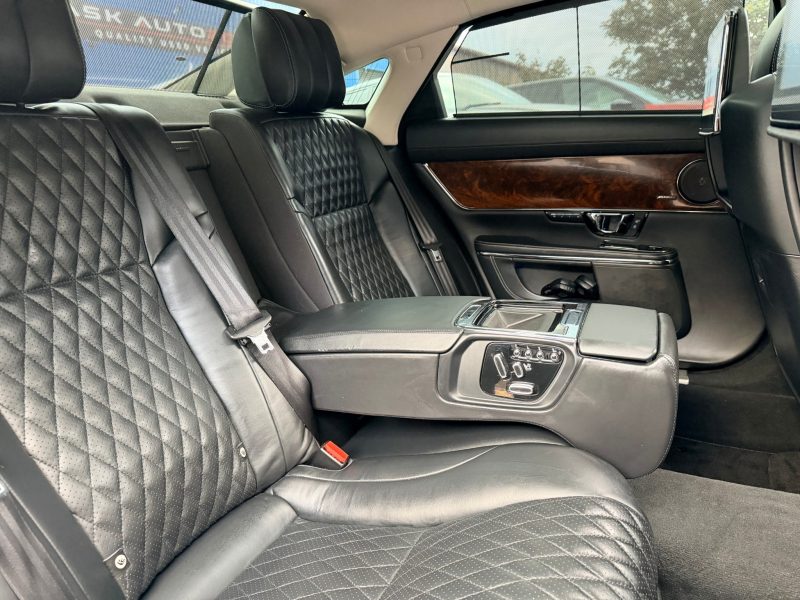 Jaguar XJ 3.0d V6 Autobiography 4dr Auto [LWB] 2016 — photo 51 of 108