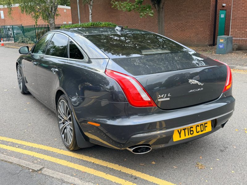 Jaguar XJ 3.0d V6 Autobiography 4dr Auto [LWB] 2016 — photo 13 of 108