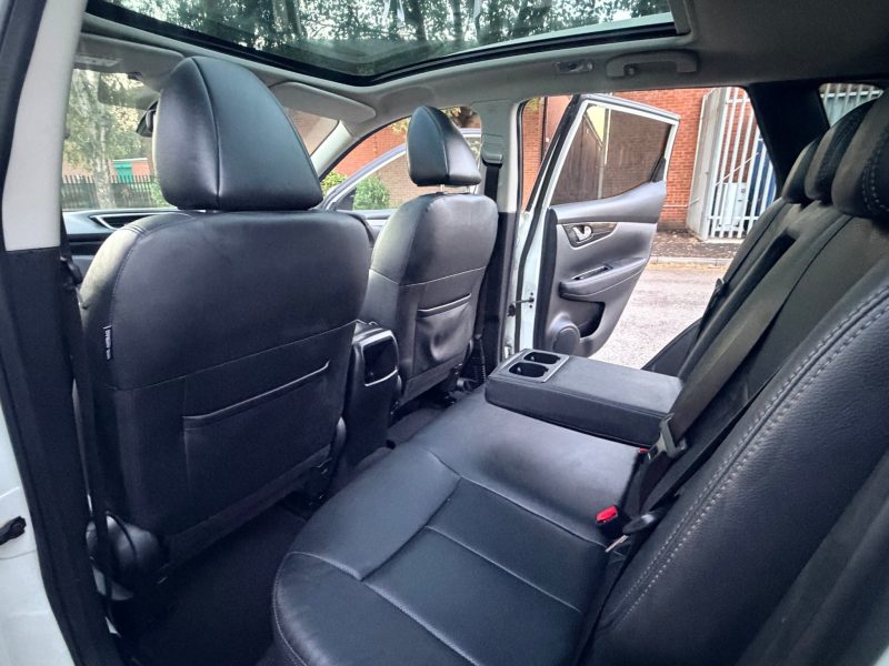 Nissan Qashqai 1.2 DiG-T Tekna [Non-Panoramic] 5dr 2017 — photo 25 of 91