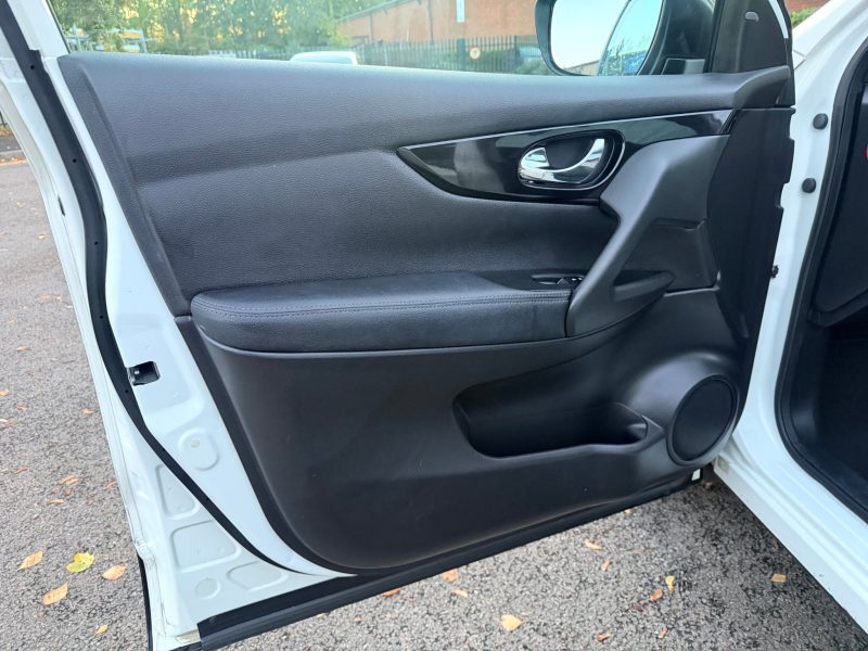 Nissan Qashqai 1.2 DiG-T Tekna [Non-Panoramic] 5dr 2017 — photo 66 of 91