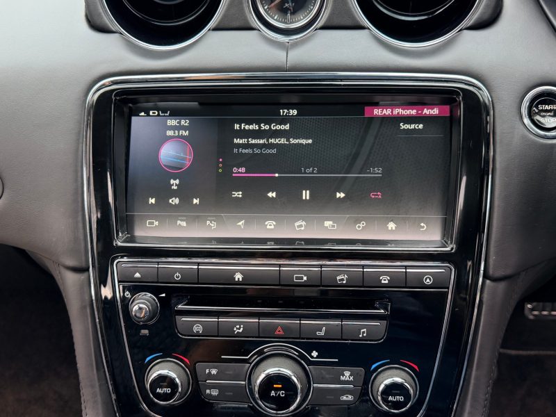Jaguar XJ 3.0d V6 Autobiography 4dr Auto [LWB] 2016 — photo 90 of 108
