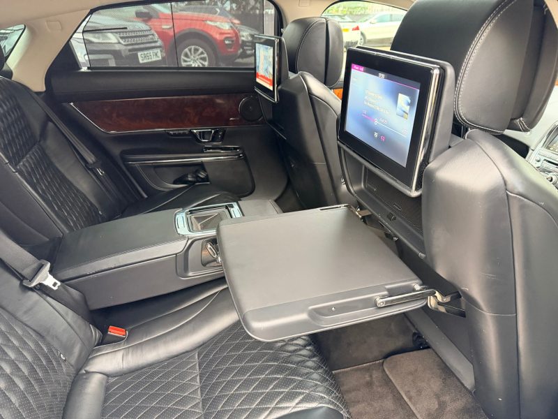 Jaguar XJ 3.0d V6 Autobiography 4dr Auto [LWB] 2016 — photo 54 of 108