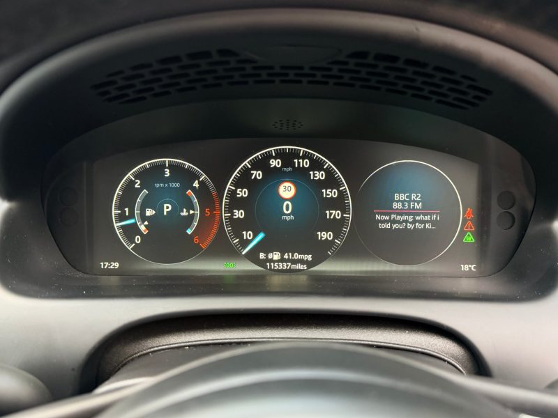 Jaguar XJ 3.0d V6 Autobiography 4dr Auto [LWB] 2016 — photo 35 of 108