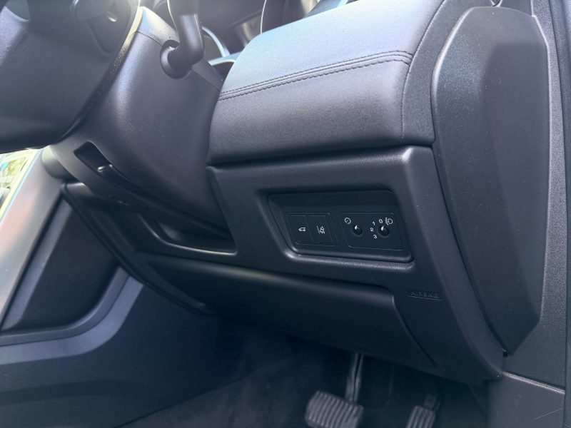 Land Rover Discovery Sport 2.0 TD4 180 SE Tech 5dr Auto 2017 — photo 31 of 102
