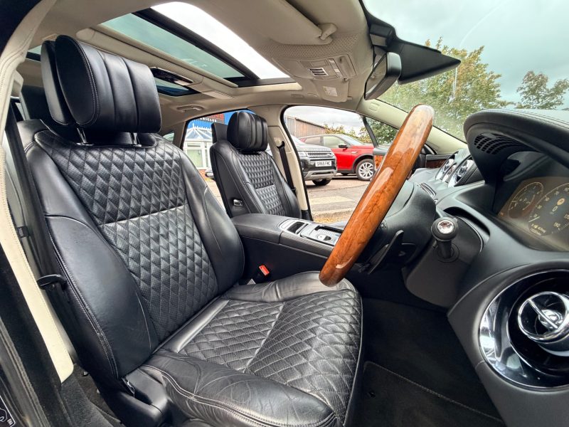 Jaguar XJ 3.0d V6 Autobiography 4dr Auto [LWB] 2016 — photo 105 of 108