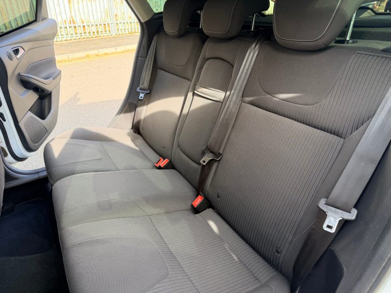 Ford Focus 1.0 125 EcoBoost Titanium 5dr 2013 — photo 37 of 69