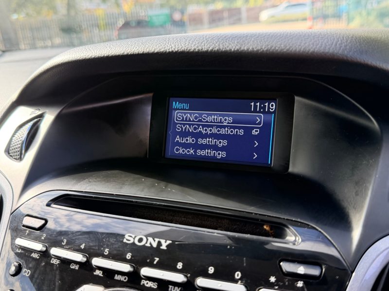 Ford Focus 1.0 125 EcoBoost Titanium 5dr 2013 — photo 63 of 69