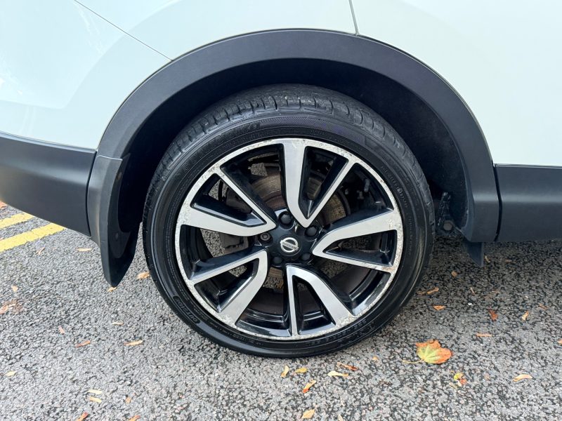 Nissan Qashqai 1.2 DiG-T Tekna [Non-Panoramic] 5dr 2017 — photo 10 of 91