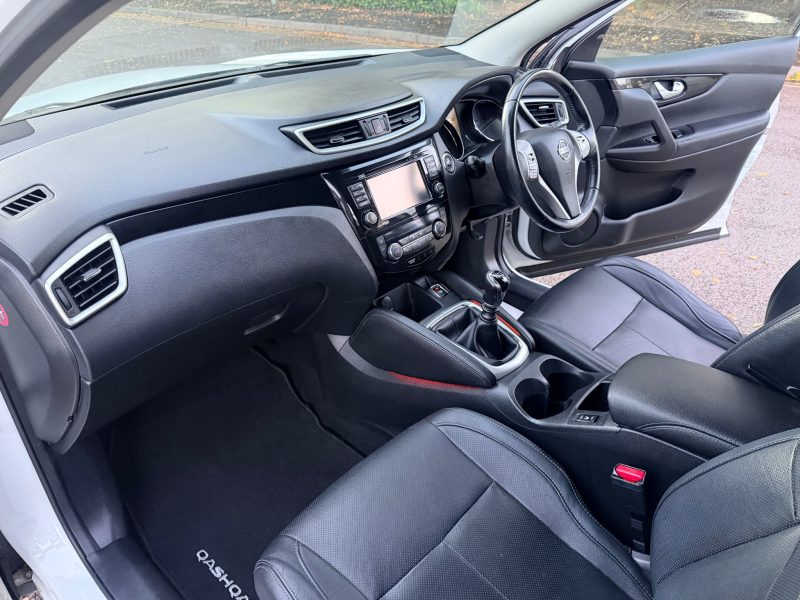 Nissan Qashqai 1.2 DiG-T Tekna [Non-Panoramic] 5dr 2017 — photo 17 of 91