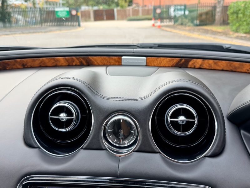 Jaguar XJ 3.0d V6 Autobiography 4dr Auto [LWB] 2016 — photo 43 of 108