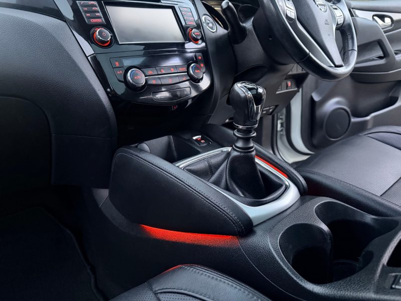 Nissan Qashqai 1.2 DiG-T Tekna [Non-Panoramic] 5dr 2017 — photo 69 of 91