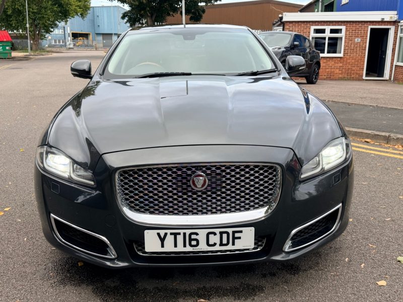 Jaguar XJ 3.0d V6 Autobiography 4dr Auto [LWB] 2016 — photo 4 of 108