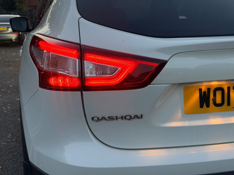 Nissan Qashqai 1.2 DiG-T Tekna [Non-Panoramic] 5dr 2017 — photo 76 of 91