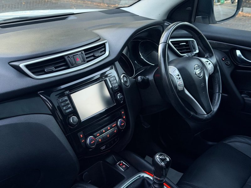 Nissan Qashqai 1.2 DiG-T Tekna [Non-Panoramic] 5dr 2017 — photo 81 of 91