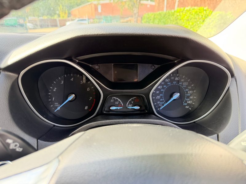 Ford Focus 1.0 125 EcoBoost Titanium 5dr 2013 — photo 21 of 69