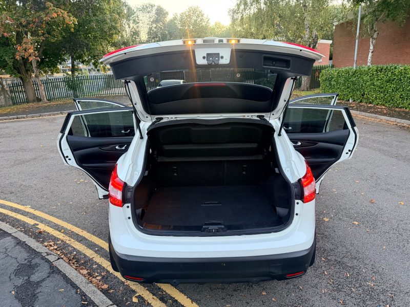 Nissan Qashqai 1.2 DiG-T Tekna [Non-Panoramic] 5dr 2017 — photo 58 of 91