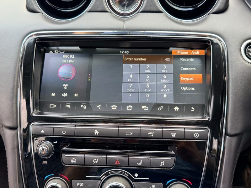 Jaguar XJ 3.0d V6 Autobiography 4dr Auto [LWB] 2016 — photo 96 of 108
