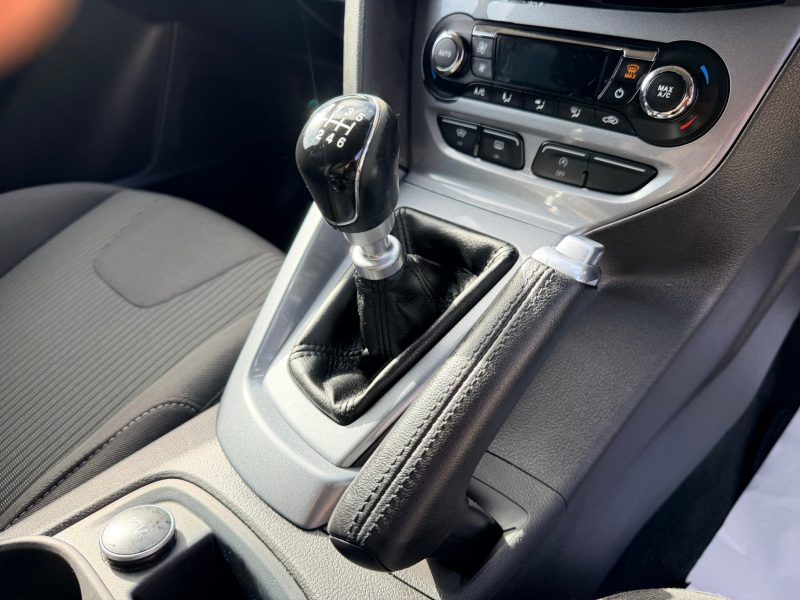 Ford Focus 1.0 125 EcoBoost Titanium 5dr 2013 — photo 50 of 69
