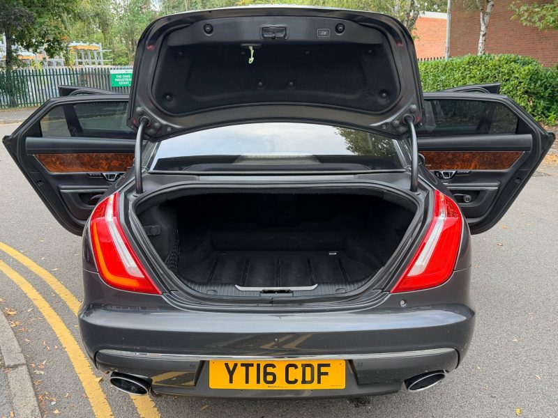 Jaguar XJ 3.0d V6 Autobiography 4dr Auto [LWB] 2016 — photo 89 of 108