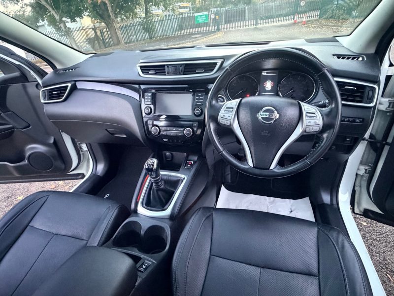 Nissan Qashqai 1.2 DiG-T Tekna [Non-Panoramic] 5dr 2017 — photo 20 of 91