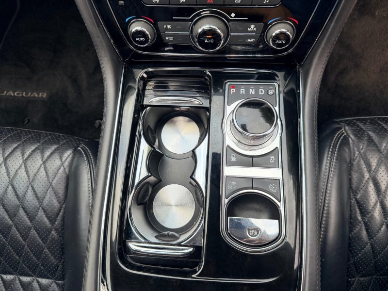 Jaguar XJ 3.0d V6 Autobiography 4dr Auto [LWB] 2016 — photo 38 of 108